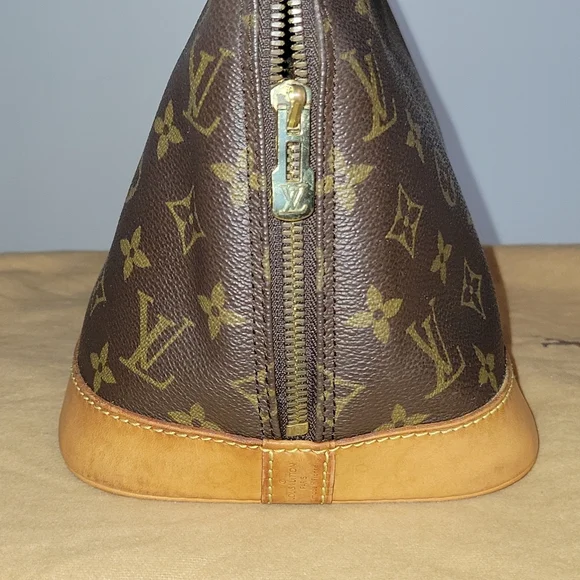 LOUIS VUITTON Alma monogram - Picture 6 of 16